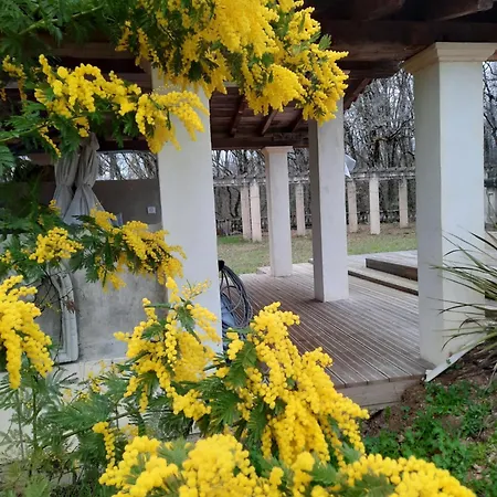 Chateau De Pourpry 3*