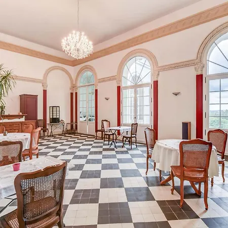 Chateau De Pourpry 3*