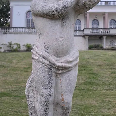 Chateau De Pourpry 3*