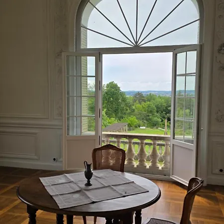 Chateau De Pourpry בית הארחה 3*