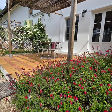 Chateau De Pourpry בית הארחה 3*