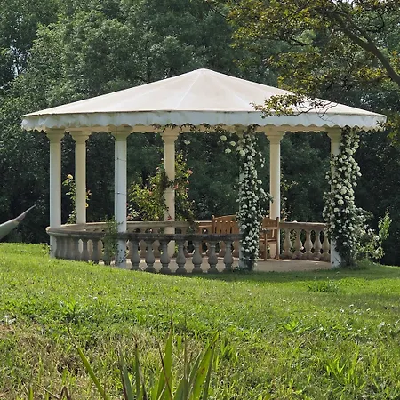 Chateau De Pourpry Гостевой дом Damiatte